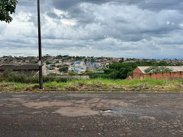 Terreno com 600m², à venda, no bairro Olímpico em Londrina