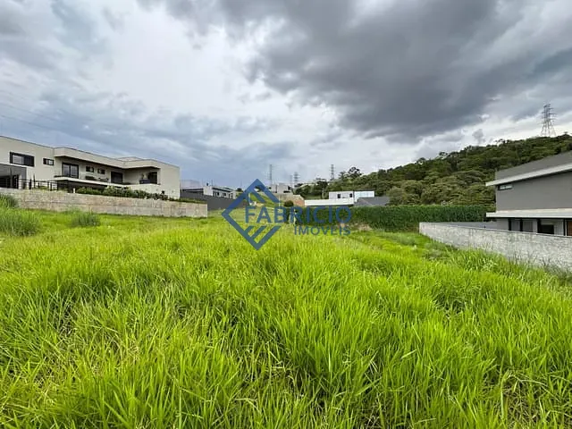 Terreno com 860m², à venda, no bairro Condomínio Campo de Toscana em Vinhedo