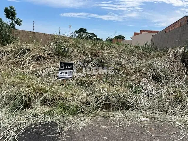Terreno com 334m², à venda, no bairro Vila Lambari em Mococa
