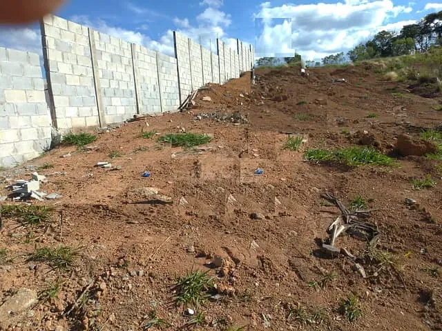 Terreno com 485m², à venda, no bairro Jardim Bandeirantes em Poços de Caldas