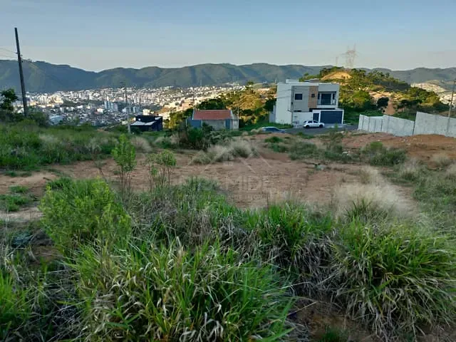 Terreno com 485m², à venda, no bairro Jardim Bandeirantes em Poços de Caldas