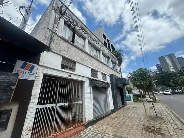 Terreno com 825m², à venda, no bairro Rebouças em Curitiba