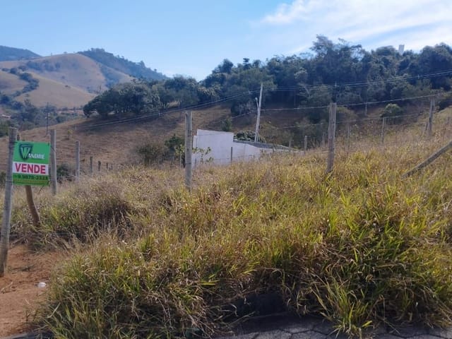 Terreno com 160m², à venda, no bairro Collen em Cambuí