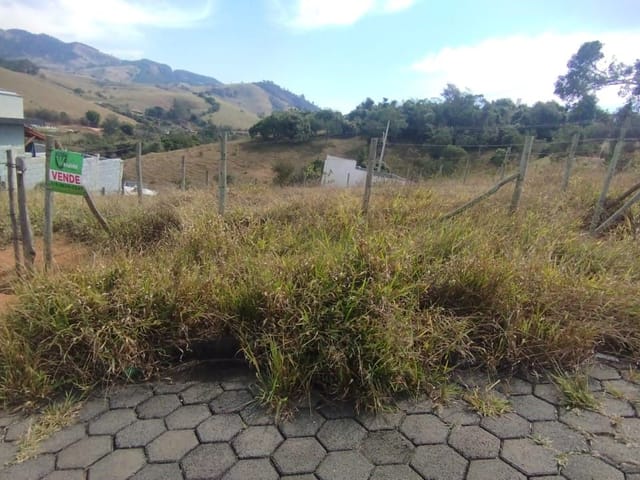 Terreno com 160m², à venda, no bairro Collen em Cambuí