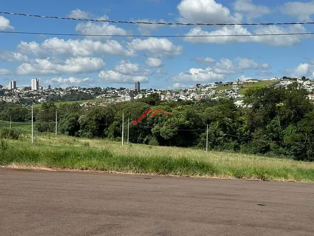 Terreno com 393m², à venda, no bairro Residencial Rosa Cazarin em Apucarana
