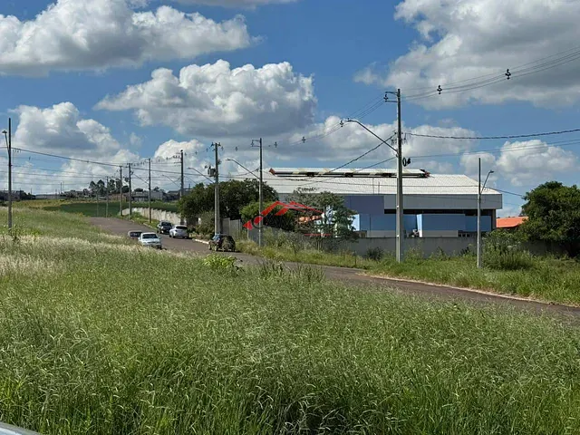 Terreno com 393m², à venda, no bairro Residencial Rosa Cazarin em Apucarana