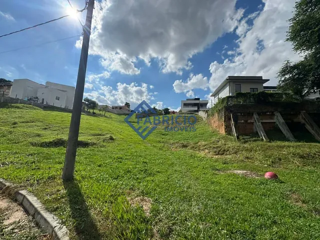Terreno com 810m², à venda, no bairro Condomínio Santa Teresa em Vinhedo