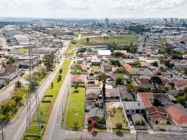 Terreno com 576m², à venda, no bairro Pinheirinho em Curitiba