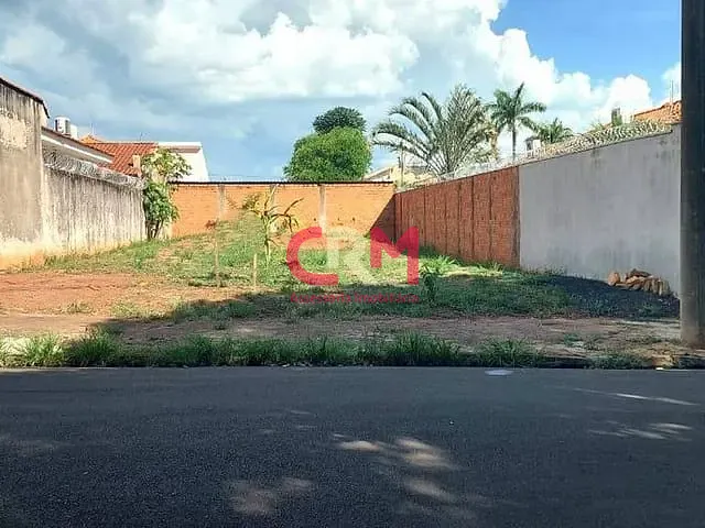 Terreno com 360m², à venda, no bairro Parque Residencial Laranjeiras I em Taquaritinga