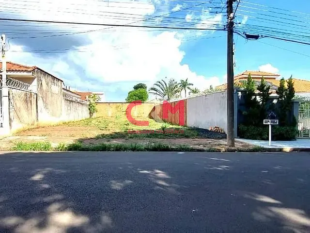 Terreno com 360m², à venda, no bairro Parque Residencial Laranjeiras I em Taquaritinga