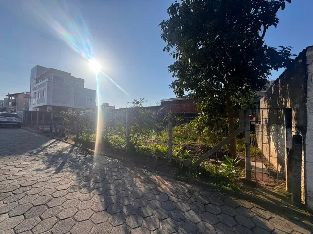 Terreno com 375m², à venda, no bairro Ingleses do Rio Vermelho em Florianópolis