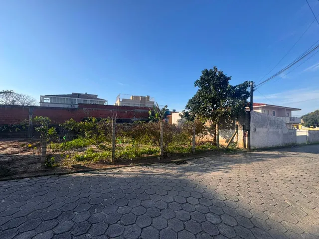 Terreno com 375m², à venda, no bairro Ingleses do Rio Vermelho em Florianópolis