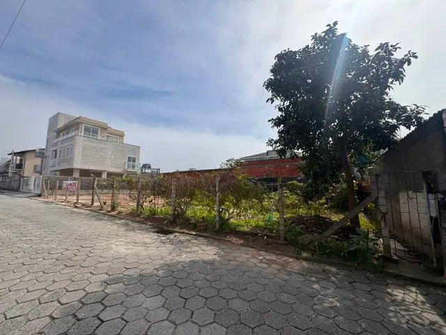 Terreno com 375m², à venda, no bairro Ingleses do Rio Vermelho em Florianópolis
