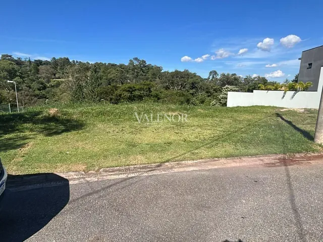 Terreno com 689m², à venda, no bairro Loteamento Residencial e Comercial Horto Florestal em Jundiaí