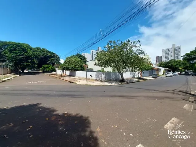 Terreno com 600m², à venda, no bairro Zona 07 em Maringá