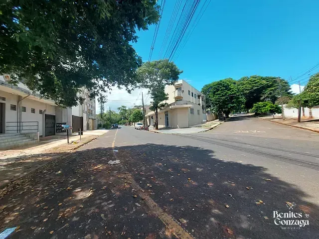 Terreno com 600m², à venda, no bairro Zona 07 em Maringá