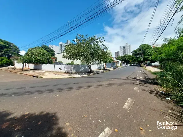 Terreno com 600m², à venda, no bairro Zona 07 em Maringá
