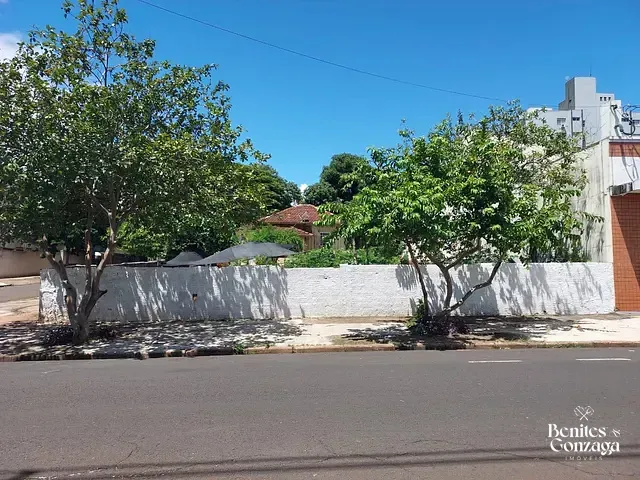 Terreno com 600m², à venda, no bairro Zona 07 em Maringá