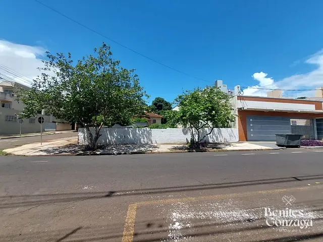 Terreno com 600m², à venda, no bairro Zona 07 em Maringá