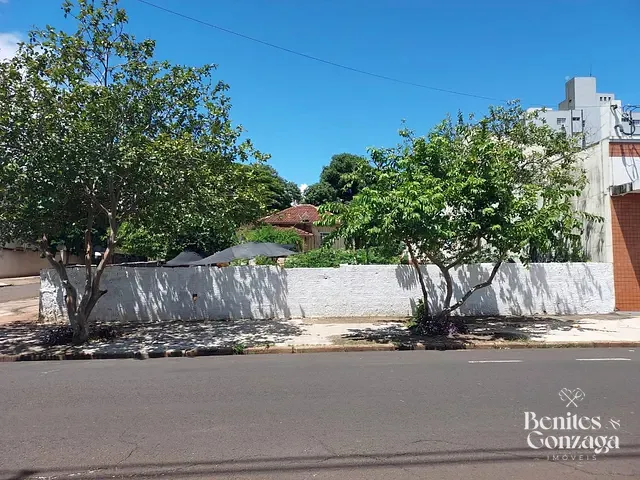 Terreno com 600m², à venda, no bairro Zona 07 em Maringá