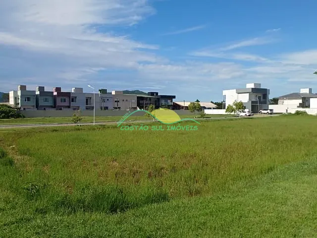 Terreno com 393m², à venda, no bairro Campeche em Florianópolis