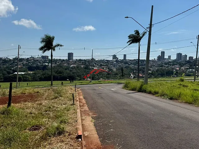 Terreno com 360m², à venda, no bairro Loteamento Residencial Cazarin em Apucarana