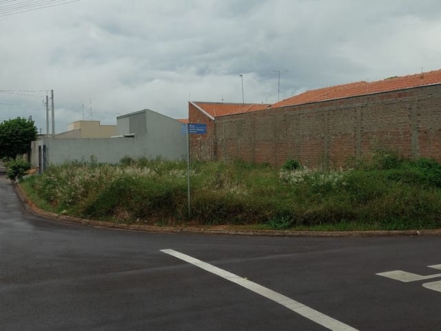 Terreno com 233m², à venda, no bairro Residencial Atenas em Birigui