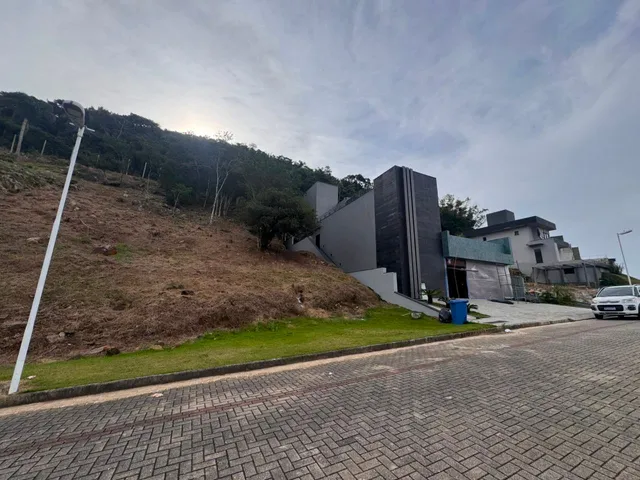 Terreno com 553m², à venda, no bairro Ingleses do Rio Vermelho em Florianópolis