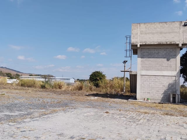 Terreno com 162000m², à venda, no bairro Veloso em Roseira