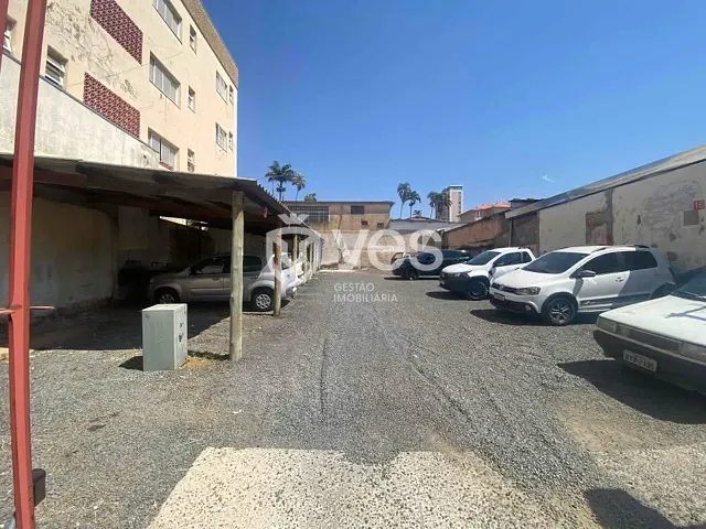 Terreno com 324m², à venda, no bairro Centro em Araxá