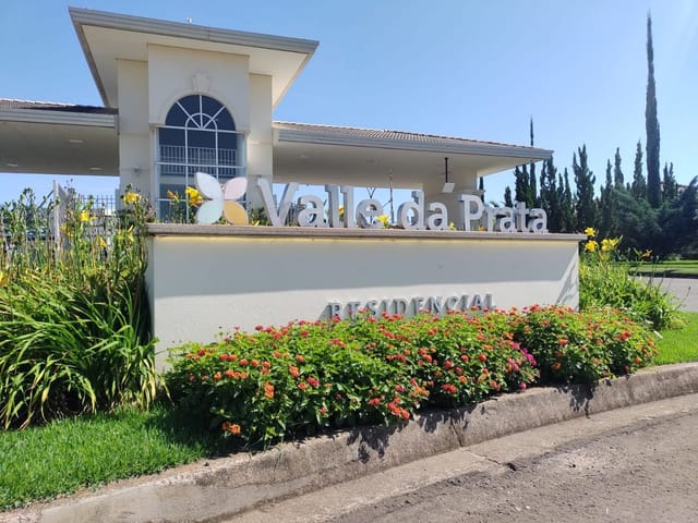Terreno com 438m², à venda, no bairro Terras de São José em São João da Boa Vista