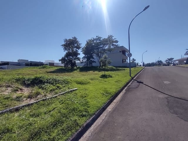 Terreno com 438m², à venda, no bairro Terras de São José em São João da Boa Vista