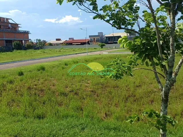 Terreno com 386m², à venda, no bairro Campeche em Florianópolis