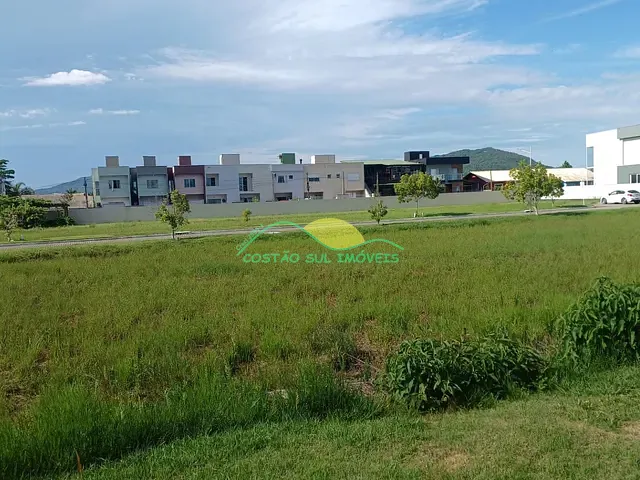 Terreno com 386m², à venda, no bairro Campeche em Florianópolis