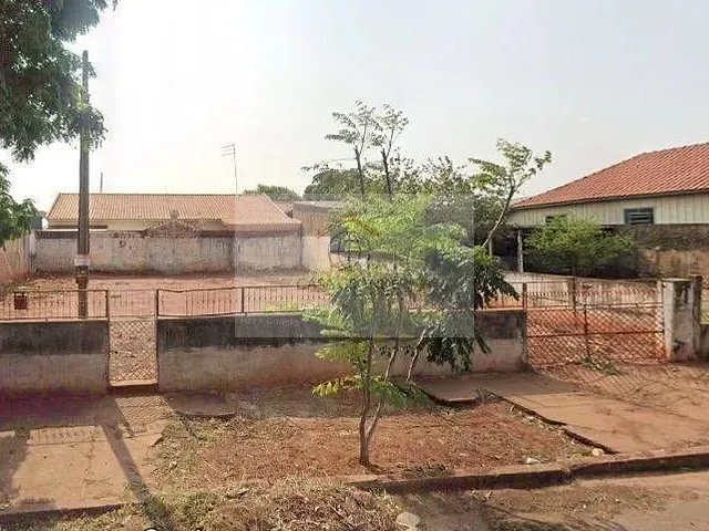 Terreno com 269m², à venda, no bairro Centro em Jaguapitã