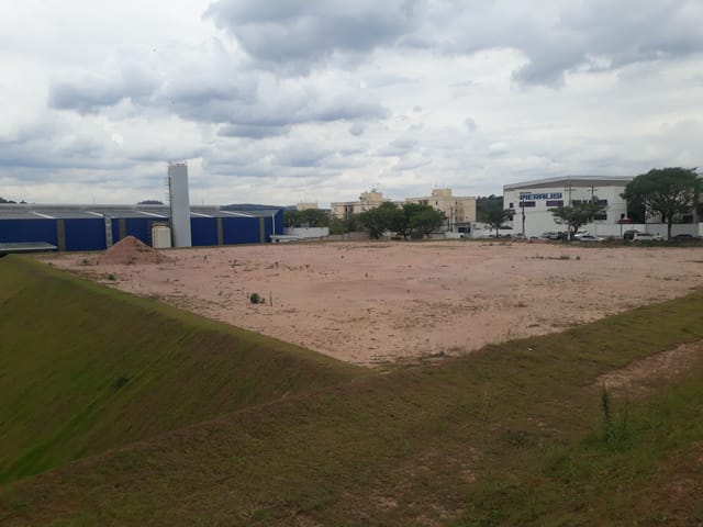 Terreno com 15000m², à venda, no bairro Leitão em Louveira