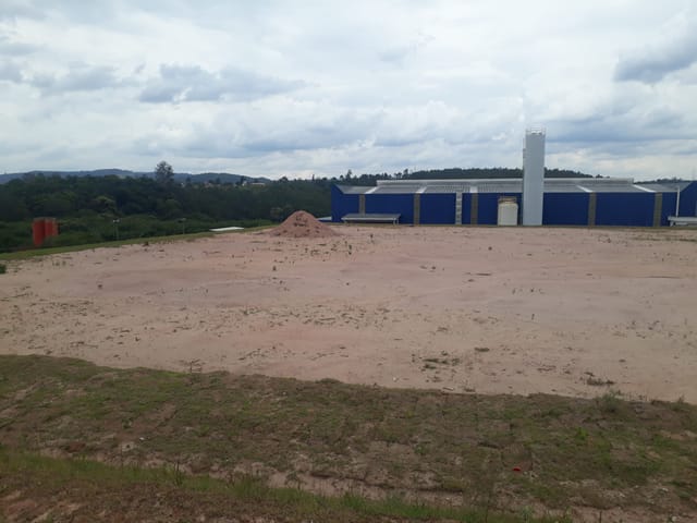 Terreno com 15000m², à venda, no bairro Leitão em Louveira