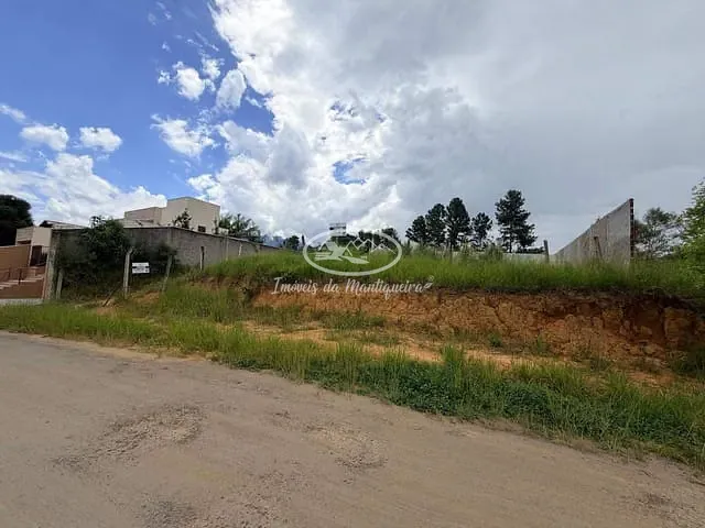 Terreno com 1100m², à venda, no bairro Jardim Martinelli (Penedo) em Itatiaia