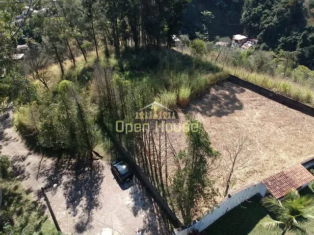 Terreno com 333m², à venda, no bairro Ano Bom em Barra Mansa