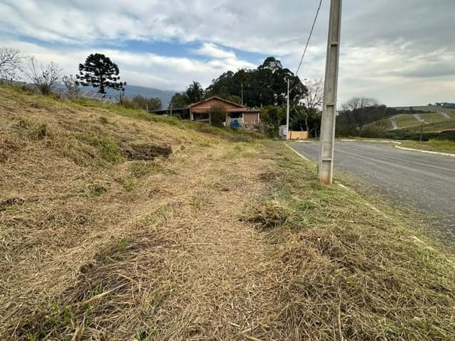 Terreno com 200m², à venda, no bairro Loteamento Nova Oliveira em Extrema