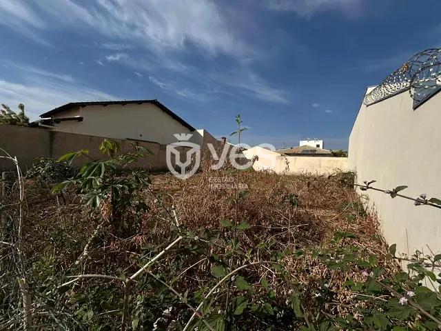 Terreno com 362m², à venda, no bairro Universitário  em Araxá