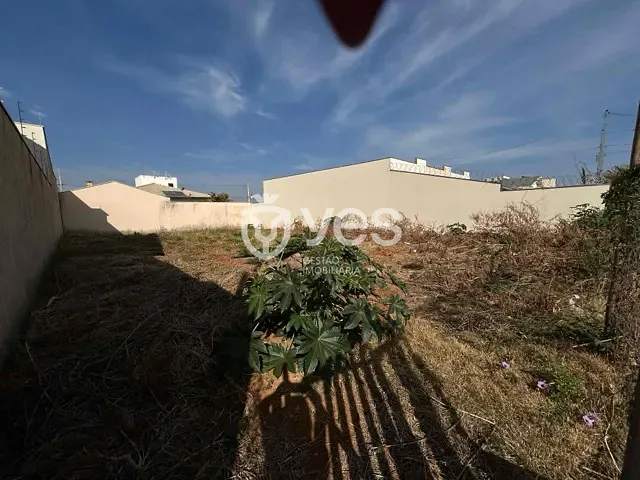 Terreno com 362m², à venda, no bairro Universitário  em Araxá