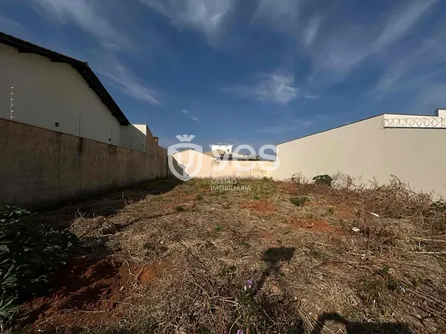 Terreno com 362m², à venda, no bairro Universitário  em Araxá