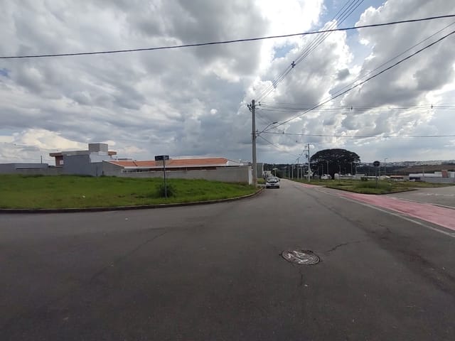 Terreno com 212m², à venda, no bairro Pousada do Sol em São João da Boa Vista
