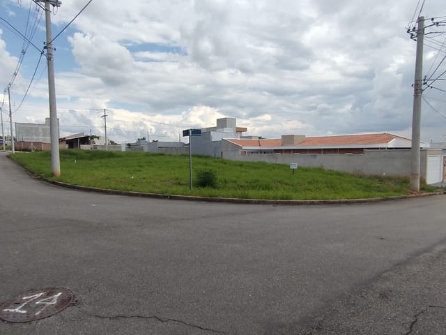 Terreno com 212m², à venda, no bairro Pousada do Sol em São João da Boa Vista