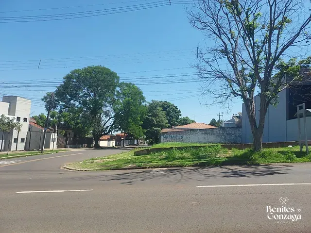Terreno com 375m², à venda, no bairro Parque Palmeiras em Maringá