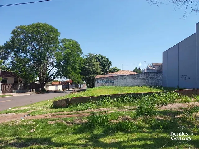 Terreno com 375m², à venda, no bairro Parque Palmeiras em Maringá