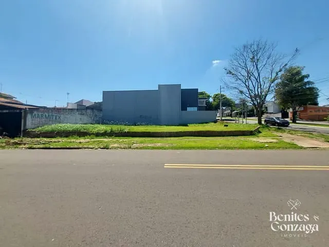 Terreno com 375m², à venda, no bairro Parque Palmeiras em Maringá