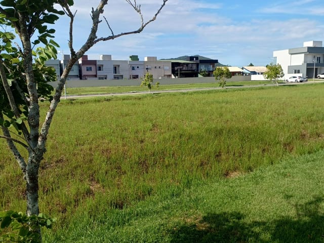 Foto do Terreno - Terreno plano de 385,61m², plano, com ESCRITURA PÚBLICA, no Condomínio Caminho do Engenho I - Campeche - Florianópolis/SC | Costão Sul Imóveis