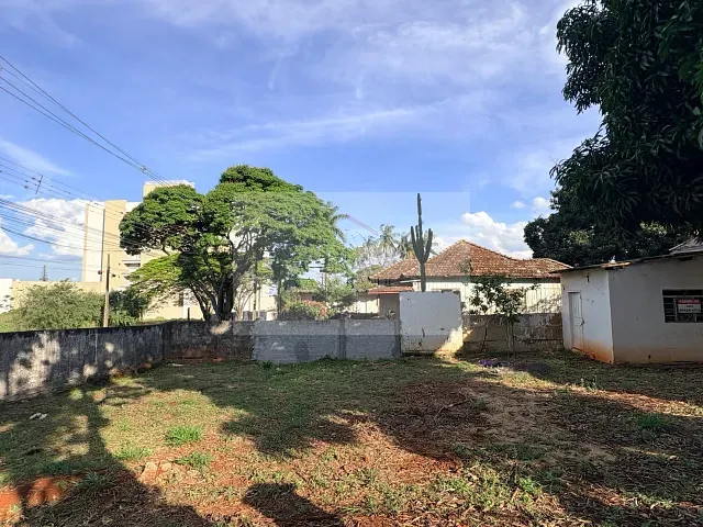 Terreno com 300m², à venda, no bairro Centro em Rolândia
